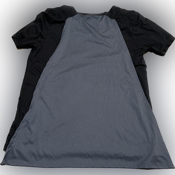 DC Batman Tee w/ Attached Cape Women’s (Sz L) - Picture 2 of 5